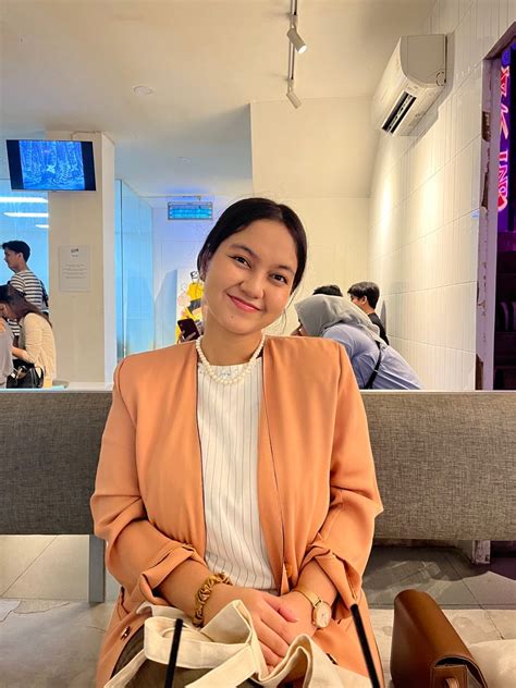 vania desianti medium