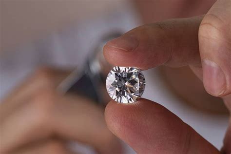 What Are VVS Diamonds: The 6 Top Reasons To Buy