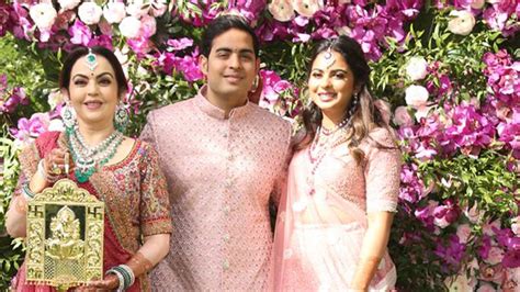 Isha Ambani Wedding Lehenga