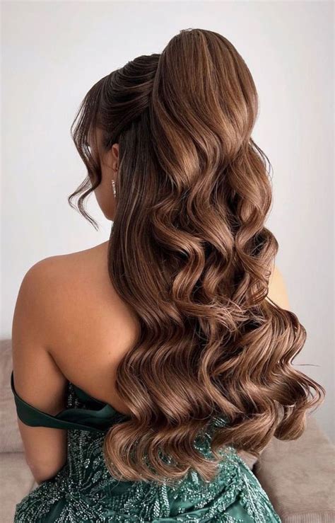 prom hairstyles   night  remember   glam pony soft waves