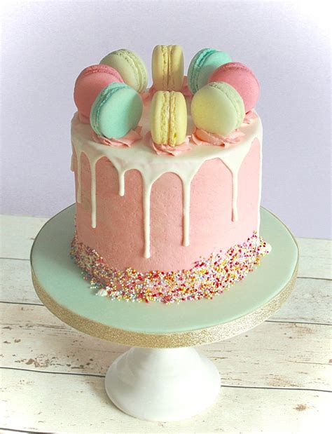 macaron cake 8