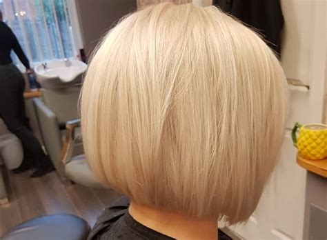 The 18 Cutest Platinum Blonde Bobs to Try in 2024