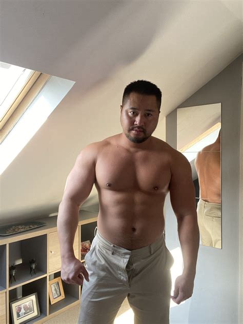 chipmunk on Twitter: "😉… " Big Muscle Men, Men's Muscle, Buff Guys