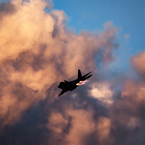 The Italian Air Force Frecce Tricolori! Flying the Italian Flag across