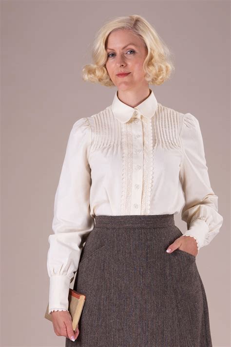 The Lacy Librarian Blouse. Antique white - emmy design