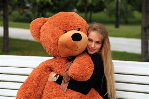 Как выбрать лучшее, что можно подарить девушке и парню на 1 месяц отношений