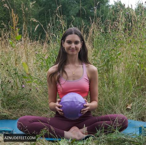 VANESSA GRASSE Feet - AZNudeFeet