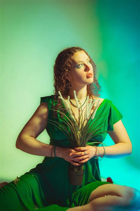 Ash+Kash+Back+Shots+Vid Photos, Download The BEST Free Ash+Kash+Back