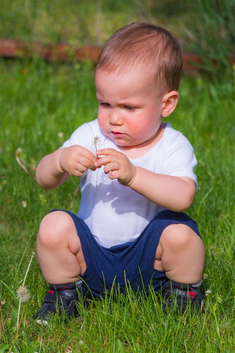 Free Images : grass, person, people, girl, lawn, meadow, play, cute ...