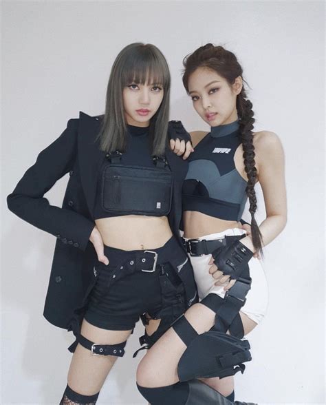 BLACKPINKOFFICIAL Fashion Looks, Blackpink Fashion, Fashion Outfits ...