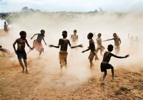 Crianças Africanas Brincando - Descubra 15 brincadeiras africanas para as aulas de educação física