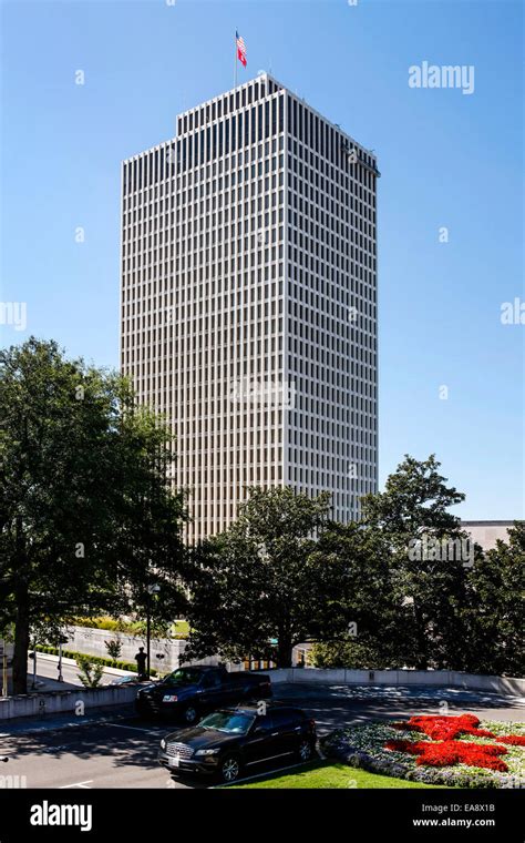The William R. Snodgrass Tennessee Tower skyscraper in downtown ...