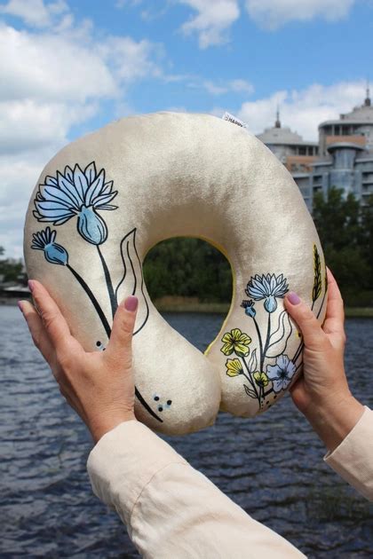 Подушка для путешествий "Украина", подушка на шею цветы, корпоративные ...