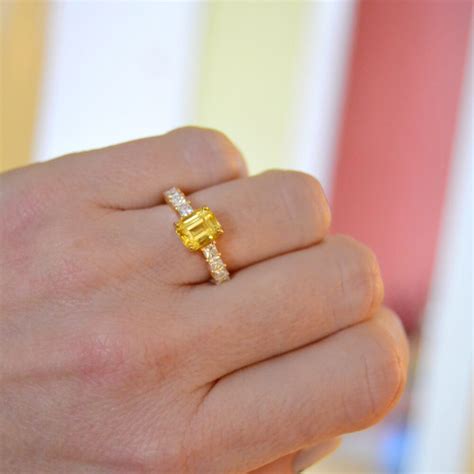 Emerald cut yellow sapphire ring with diamonds - Anpé Atelier CPH