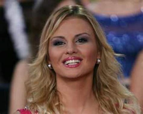 Анна Семенович в бикини - ШоубиZZZ - всё о звёздах - 12 августа ...