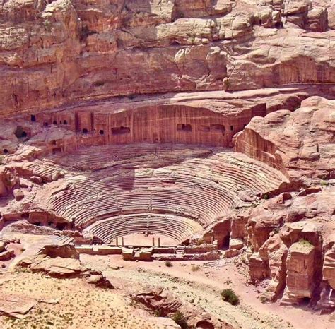 El Teatro de Petra fue construido... - Diario de Historia | City of ...