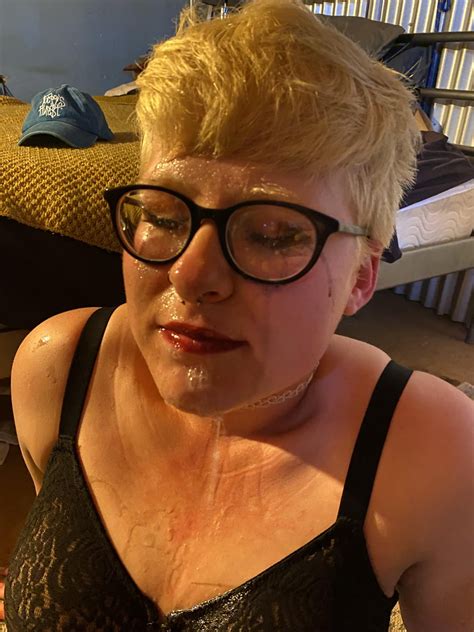 Met up with @pipedbypete on twitter! He WRECKED my make up! DM me if ...