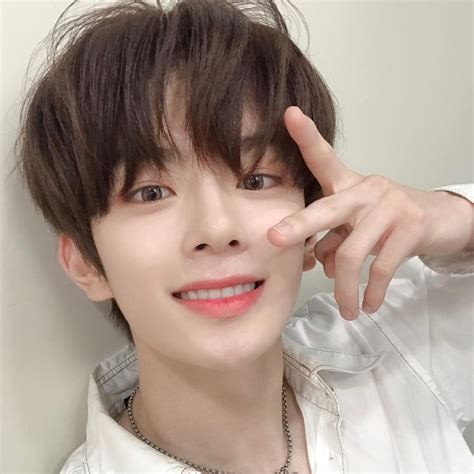 ️..sik. | Kpop, Pretty men, Sik