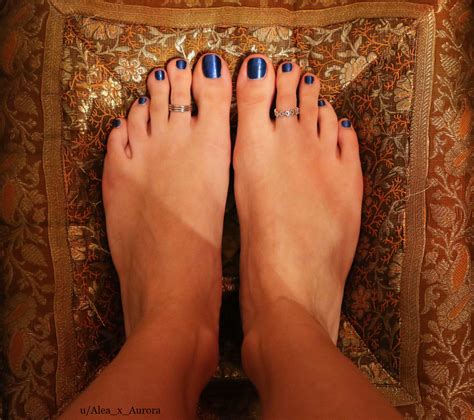 Do you like Toe Rings? :) : r/VerifiedFeet