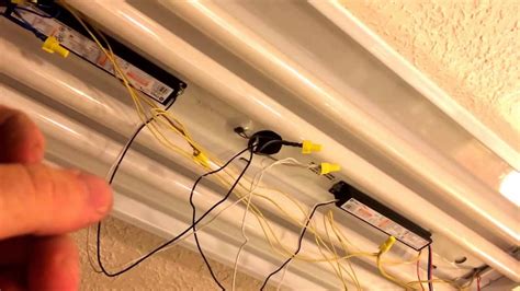how to change ballast in a fluorescent light fixture