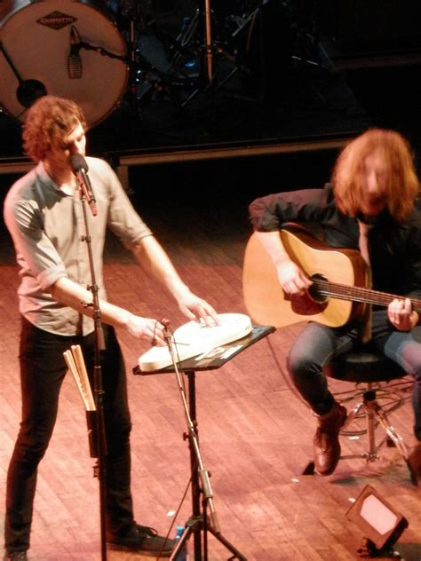 Gotye hosts a sing-along - On The List