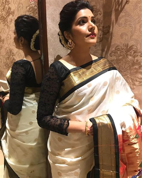 mukta barve fashionable outfits    fashion