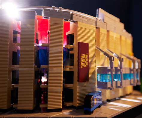 Игрален комплект конструктор ЛЕГО Icons Sport 10284 - Camp Nou – FC ...