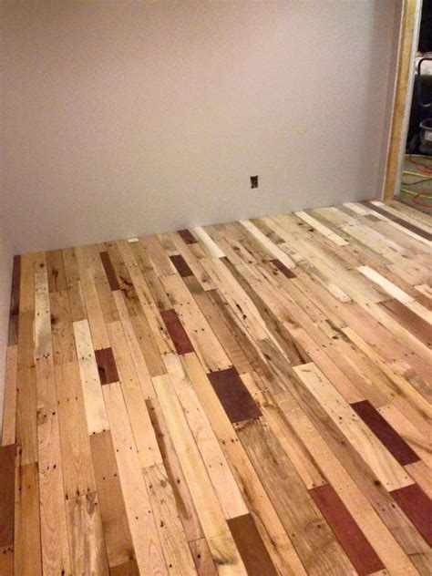 pallet flooring easy  build   cost