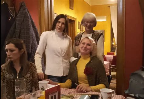 (ВИДЕО) ПЕСНИЧКО ВЕЧЕ БИЉАНЕ СТАНИСАВЉЕВИЋ У ПИЦЕРИЈИ „Giardino“ у ...