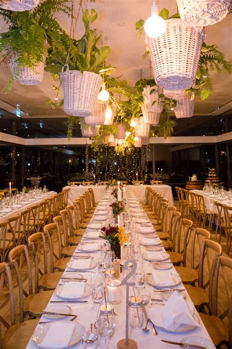 Wedding in the Kitchen // King table lay-out | Kings table, Wedding ...