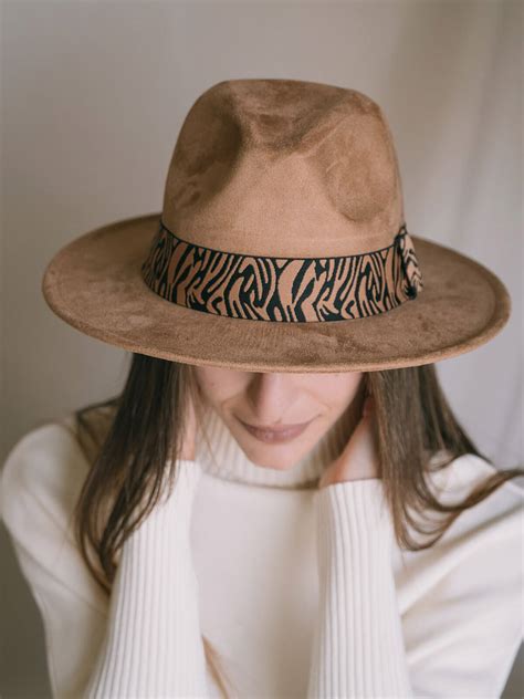 ΚΑΠΕΛΟ γυναικείο χειμωνιάτικο camel | Pikok ΧΕΙΜΩΝΙΑΤΙΚΑ ΚΑΠΕΛΑ