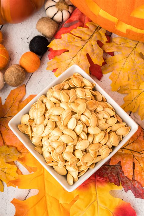 Roasted Pumpkin Seeds - Love Bakes Good Cakes