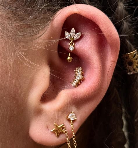 Chez maman tattoo - 😈😶‍🌫️ ange et démon 😶‍🌫️😈 Tattoo par @chloe.coven 💙