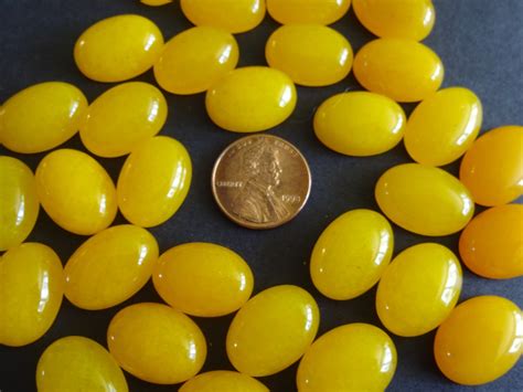25x18mm Natural White Jade Gemstone Cabochon, Dyed, Yellow Oval Cab