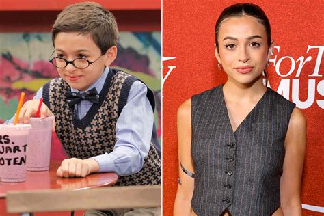jessie tv show characters   moonagedaydreamfilm