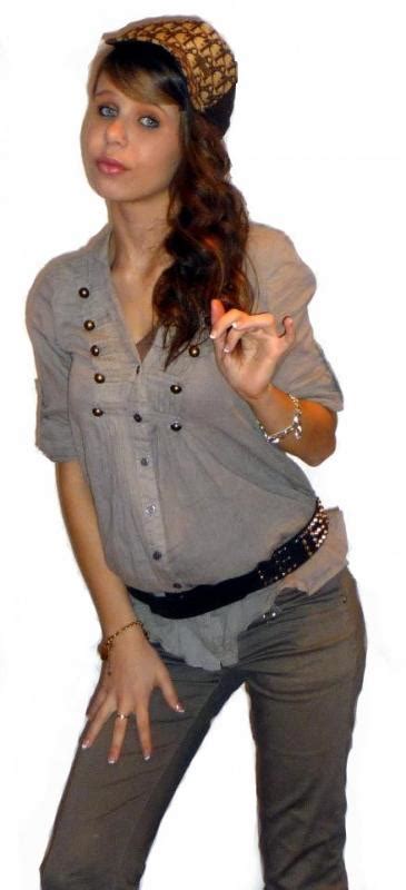 Laurie - 2012 - lauurie-miss.cmonbook.com