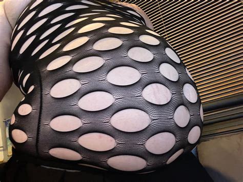 Helium is easily the best way to inflate 🥵 : r/BellyExpansion