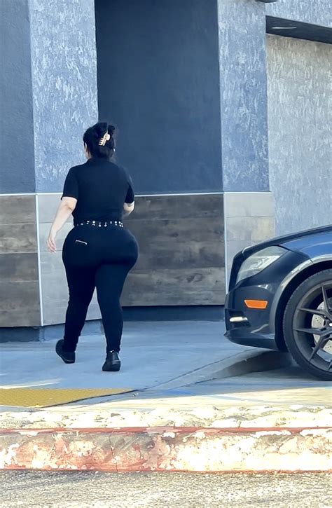 Huge ass bbl pt 3 - Tight Jeans - Forum