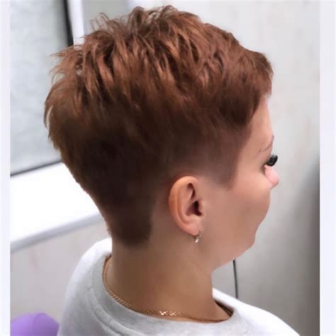 epingle par anna szerlak fischer sur short wedge hair cheveux courts