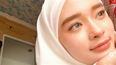 Pagi Tiang: Korban Perceraian, Inara Akui Sempat Direbutin Orangtua ...
