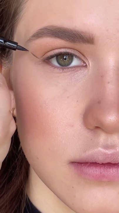 Четкие стрелки за 3 легких движения #макияж #косметика #стрелки # ...
