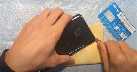 Как открыть крышку xiaomi redmi