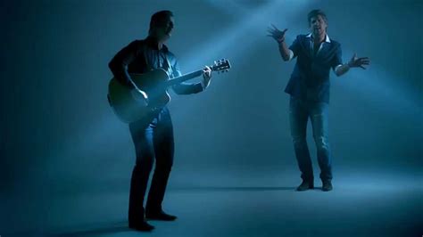 Victor & Leo - Tempo de Amor (Versão Estúdio) [Clipe Oficial] - YouTube