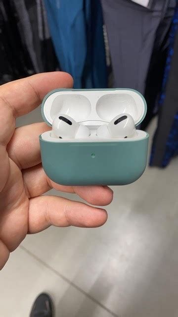 Создать мем "фото air pods оригинал 1, airpods pro макс, аирподс цена ...