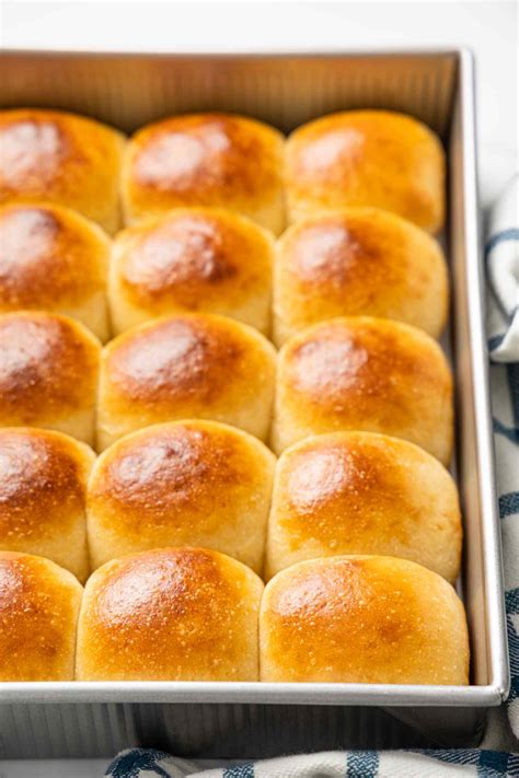 Honey Garlic Dinner Rolls at Harold Olmstead blog
