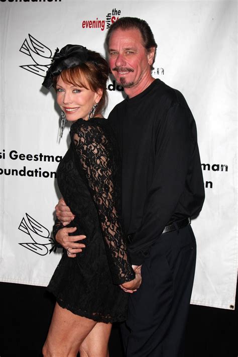 LOS ANGELES, OCT 9, Lesley-Anne Down, husband Don E. FauntLeRoy arrives