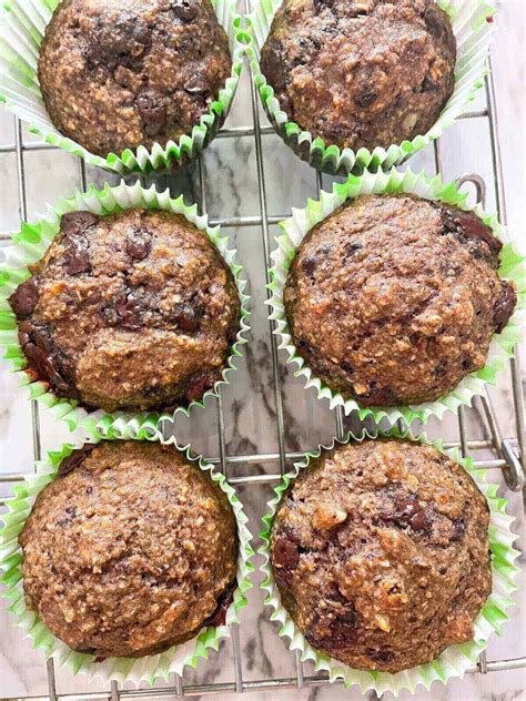 Low Cholesterol Muffins With Banana & Chocolate Chips - The Heart Dietitian