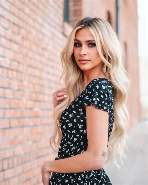 ANGIE MARIE 🏹 | swipe for the smile | Instagram