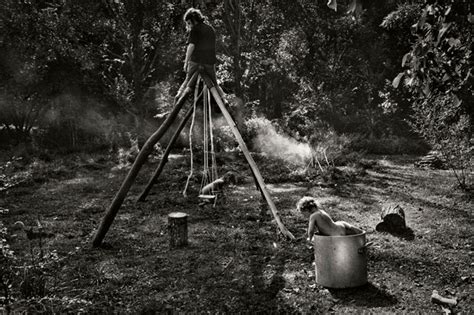 The Beauty of Carefree Youth Captured In Father's Portraits of His Six ...