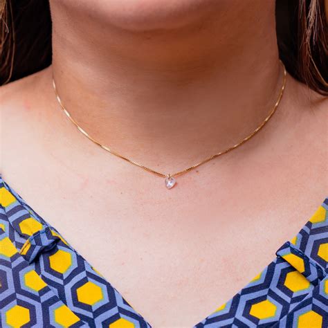 Colar Banhado A Ouro 18k - Colar Cristal banhado em Ouro 18K com uma pedra de zircônia.Deslumbra ...